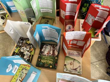 Kinderbuchwoche Kl. 3b: Lapbook Lieblingsbuch