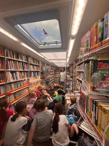 Bücherbus Kl. 1a und 1b