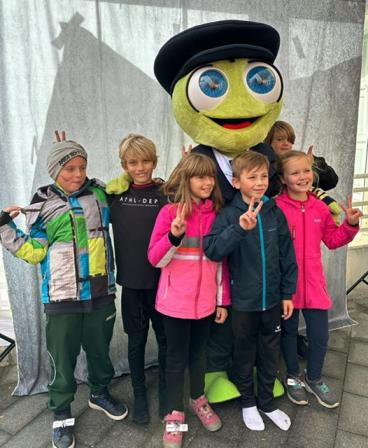 Mit Maskottchen